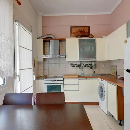 Apartment Xarilaou's Two-bedroom Treasure In Thessaloniki