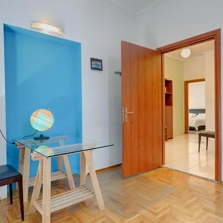 Apartment Xarilaou's Two-bedroom Treasure In Thessaloniki