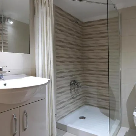 Xarilaou's Two-bedroom Treasure In Thessaloniki