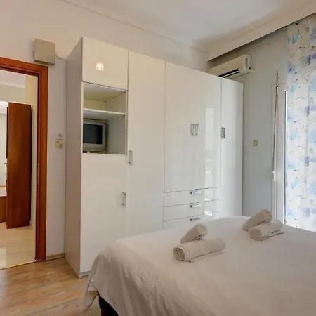 Apartment Xarilaou's Two-bedroom Treasure In Thessaloniki