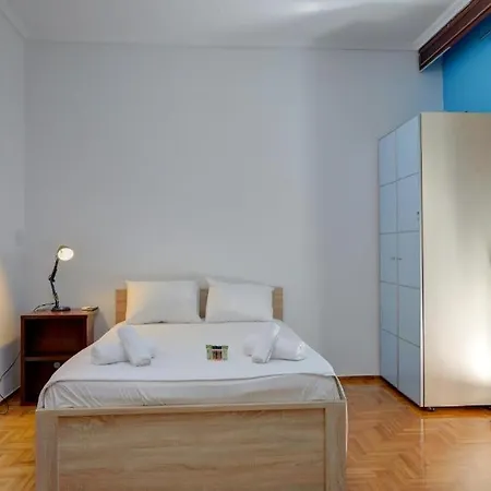 Xarilaou's Two-bedroom Treasure In Thessaloniki